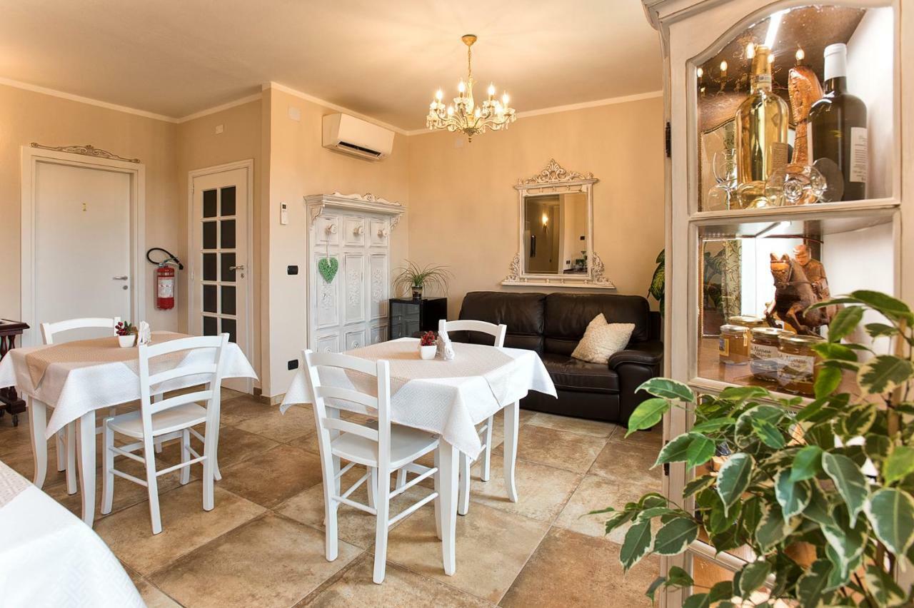 Villa Malvasio Elegant Retreat In Sassari With Private Jacuzzi Room Exterior foto