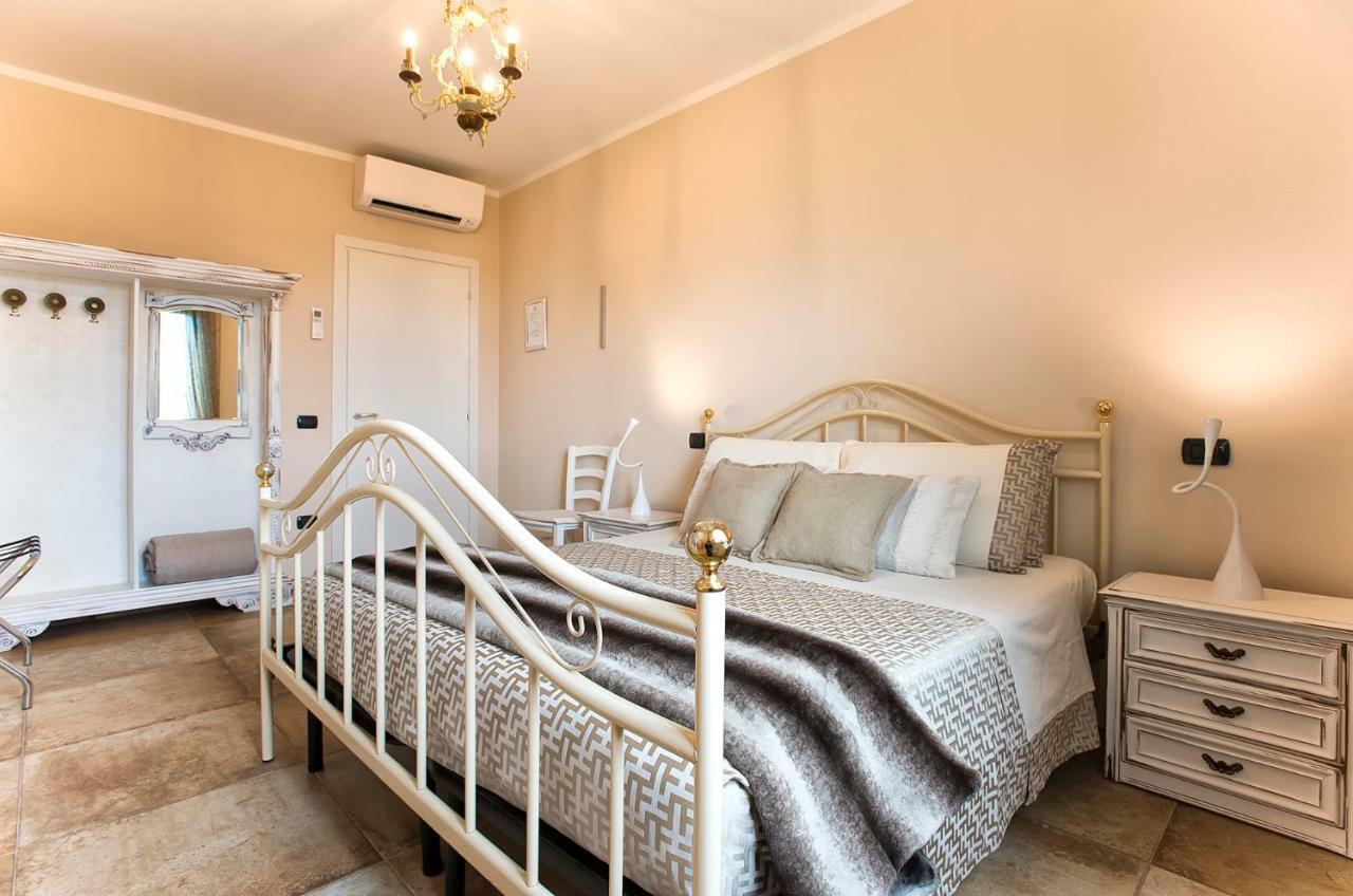 Villa Malvasio Elegant Retreat In Sassari With Private Jacuzzi Room Exterior foto