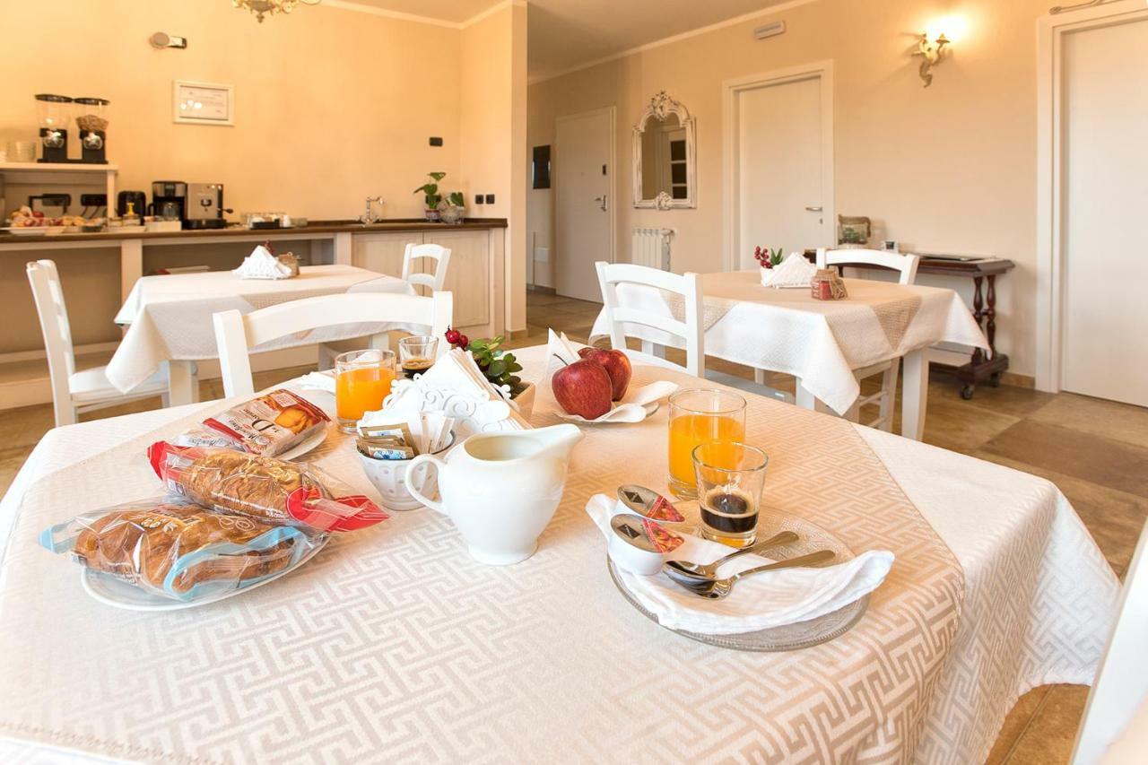 Villa Malvasio Elegant Retreat In Sassari With Private Jacuzzi Room Exterior foto